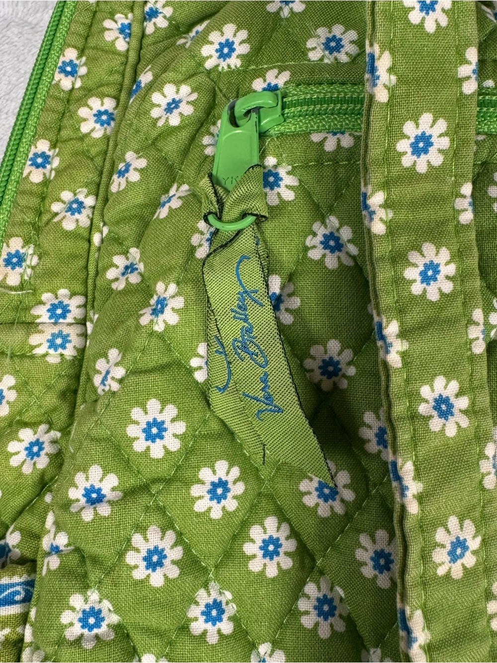 Vera Bradley 2004 Apple Green Small Backpack Retired Floral Vintage - Picture 4 of 16